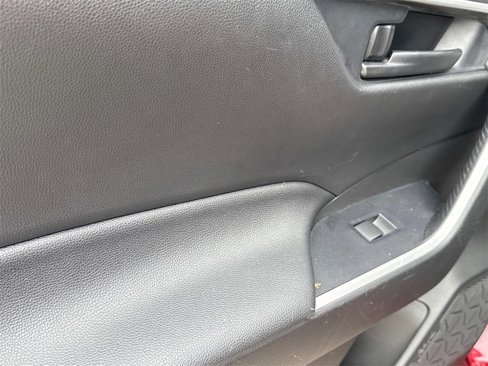 Used 2021 Toyota RAV4 LE image 16