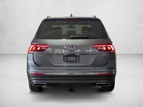 Used 2020 Volkswagen Tiguan SE w/ Panoramic Sunroof Package image 7