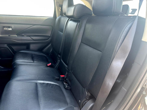 Used 2017 Mitsubishi Outlander GT image 13