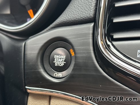 Used 2019 Jeep Grand Cherokee Limited image 37