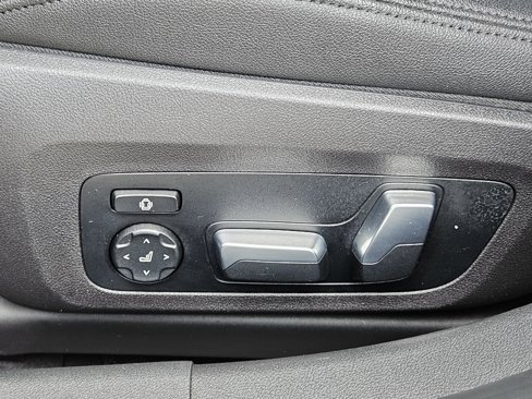 Used 2020 BMW 330i Sedan w/ Convenience Package image 21