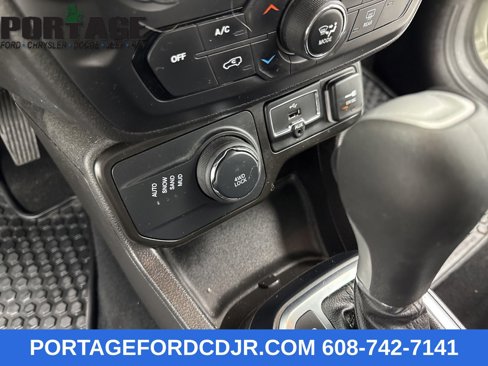 Used 2021 Jeep Renegade Latitude w/ Convenience Group image 21