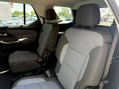 Used 2020 Chevrolet Traverse LT image 18