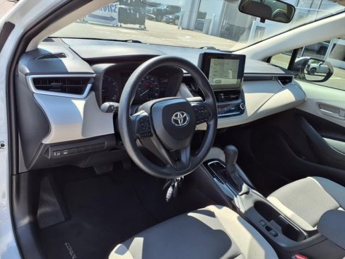 Used 2025 Toyota Corolla LE image 14