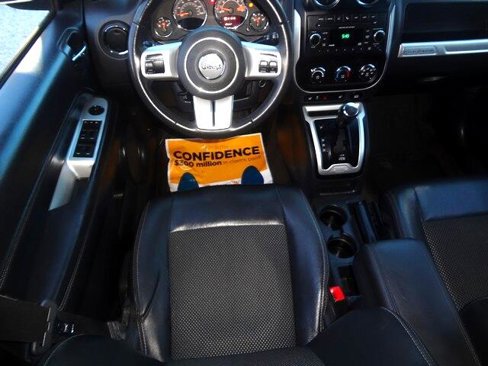 Used 2017 Jeep Compass Latitude image 12