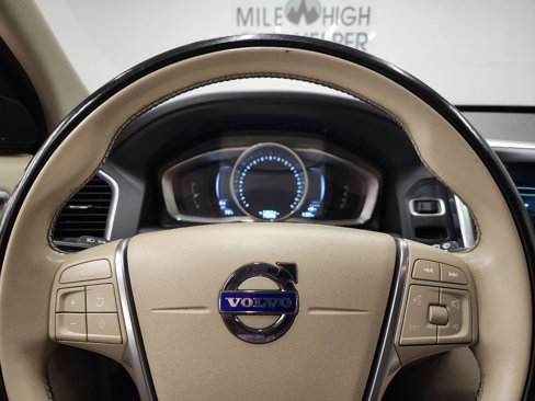 Used 2016 Volvo XC60 T6 image 20