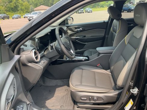 New 2025 Chevrolet Trax ACTIV w/ Driver Confidence Package image 2