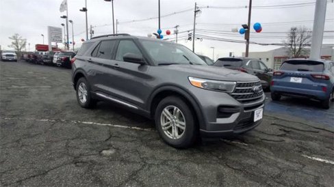 Certified 2022 Ford Explorer XLT image 5