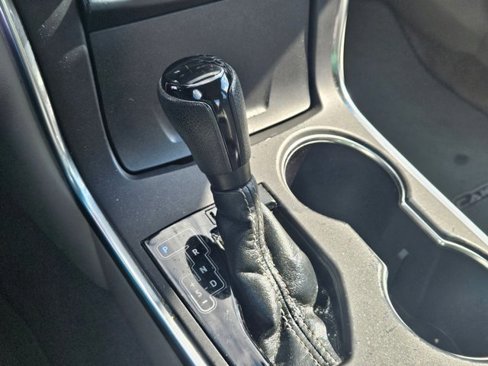 Used 2016 Toyota Camry LE image 14