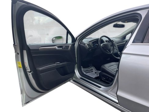 Used 2014 Ford Fusion SE w/ Equipment Group 202A image 10