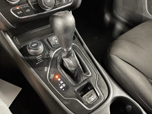 Used 2020 Jeep Cherokee Latitude image 24
