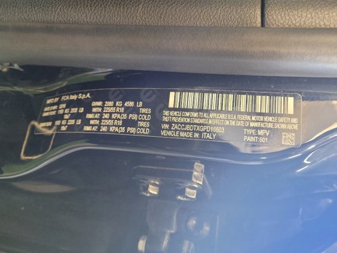 Used 2016 Jeep Renegade Limited image 33