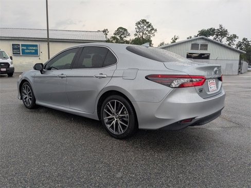 Used 2023 Toyota Camry XLE image 6