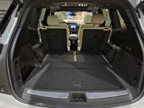 Used 2023 Cadillac XT6 Sport image 13