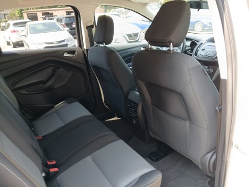 Used 2018 Ford Escape SE image 14