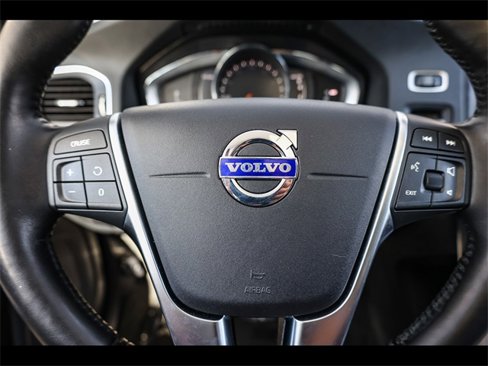Used 2018 Volvo V60 T5 Cross Country w/ Convenience Package image 24