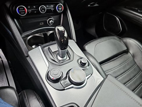 Used 2018 Alfa Romeo Stelvio Ti Sport image 60