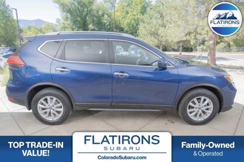 Used 2017 Nissan Rogue SV image 1
