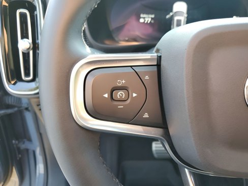 Used 2022 Volvo XC40 P8 Recharge Plus image 29