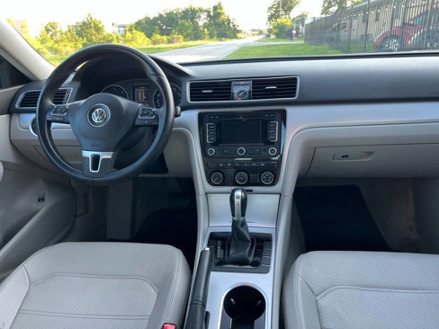 Used 2013 Volkswagen Passat TDI SE image 25