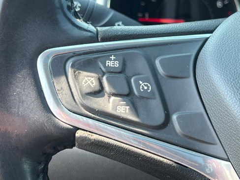 Used 2017 Chevrolet Malibu LT w/ Leather Package image 19