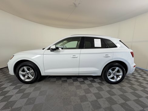 Used 2024 Audi Q5 2.0T Premium w/ Convenience Package image 6