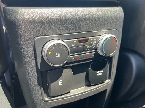 Used 2020 Ford Explorer Platinum w/ Premium Technology Package image 19