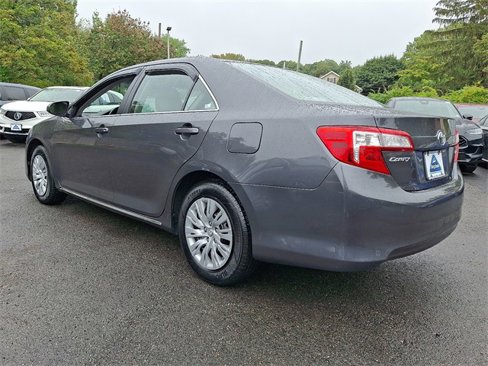Used 2012 Toyota Camry image 4