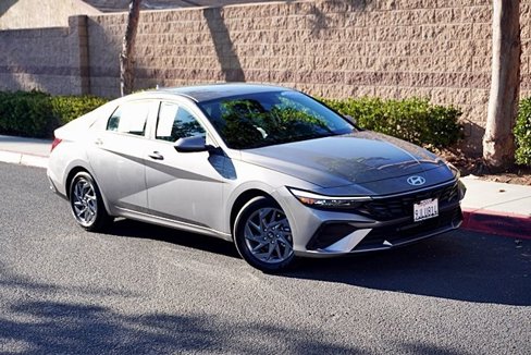 Certified 2024 Hyundai Elantra SEL image 3
