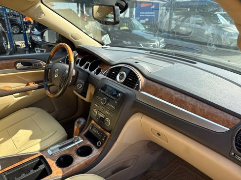 Used 2011 Buick Enclave CXL image 21