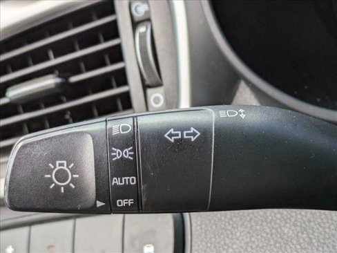 Used 2019 Kia Sorento LX image 12