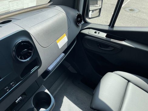 New 2024 Mercedes-Benz Sprinter 2500 image 25