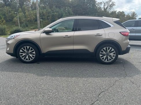 Used 2021 Ford Escape Titanium image 10