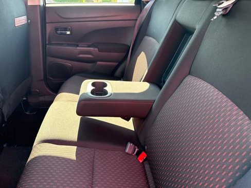 Used 2017 Mitsubishi Outlander Sport SE image 16