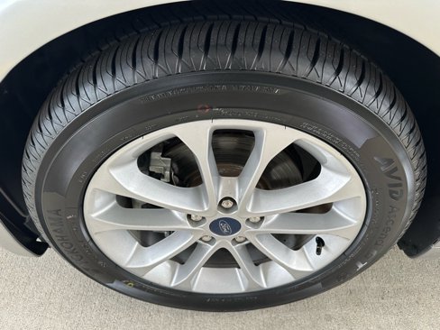 Used 2020 Ford Fusion SE image 6