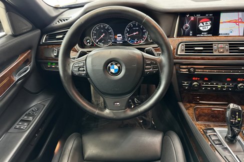 Used 2015 BMW 750i image 29