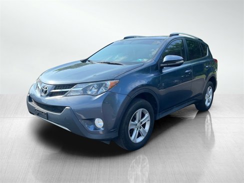 Used 2013 Toyota RAV4 XLE image 2