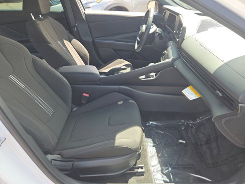 Certified 2025 Hyundai Elantra Sport image 21