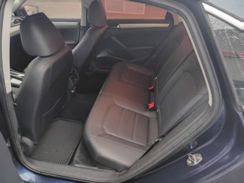 Used 2013 Volkswagen Passat TDI SE image 6