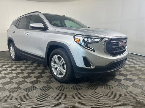 Used 2021 GMC Terrain SLE w/ Driver Convenience Package image 2