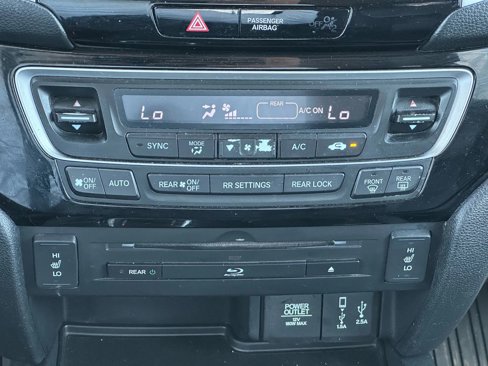 Used 2017 Honda Pilot Touring image 41