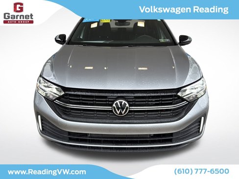 Certified 2024 Volkswagen Jetta Sport image 2