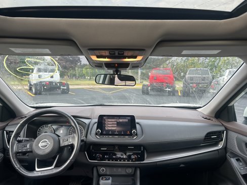 Used 2021 Nissan Rogue SV image 15
