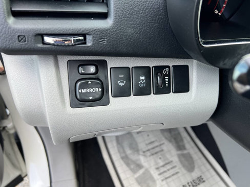 Used 2012 Toyota Highlander SE image 24