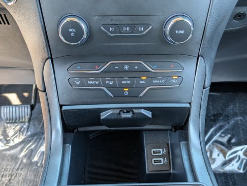 Certified 2020 Ford Edge SE image 26