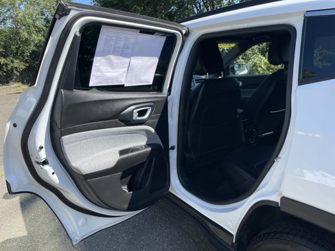 Certified 2024 Jeep Compass Latitude image 25