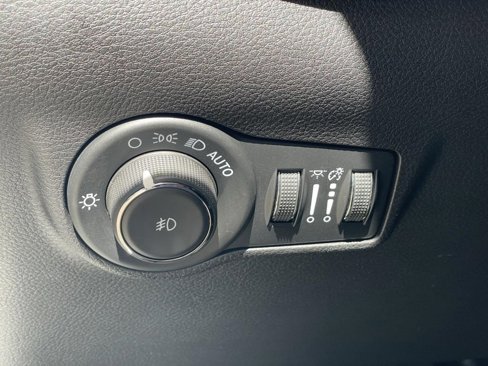 Used 2024 Jeep Compass Trailhawk image 15
