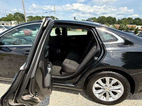 Used 2019 Chevrolet Malibu LT image 32