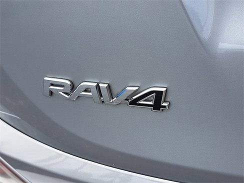 Used 2016 Toyota RAV4 Limited image 15