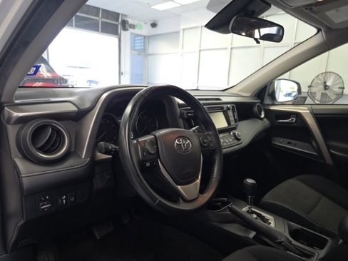 Used 2018 Toyota RAV4 XLE image 5